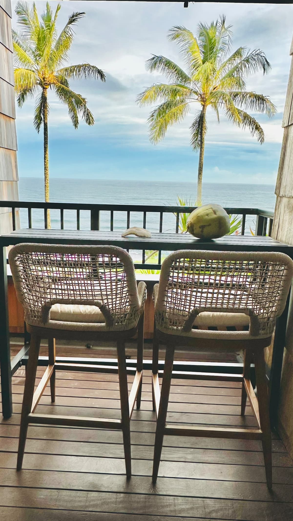 Oceanfront, Modern 2 bed w/ Panoramic Views, AC - Photo 2