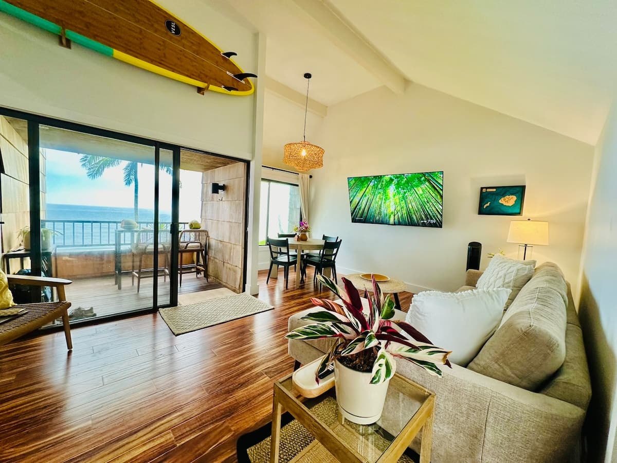 Oceanfront, Modern 2 bed w/ Panoramic Views, AC - Photo 1