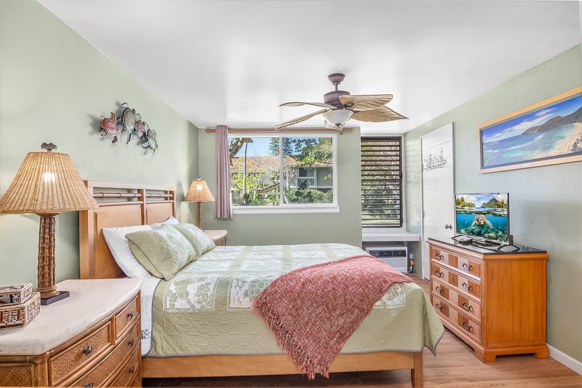 Iconic Turtle Bay - Full Kitchen & 2 Full Baths - Photo 3