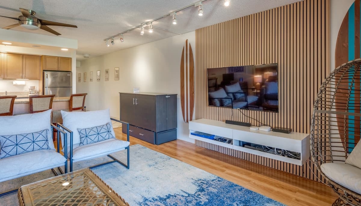 Condo in Kihei · ★4.93 · 1 bedroom · 3 beds · 2 private baths - Photo 3