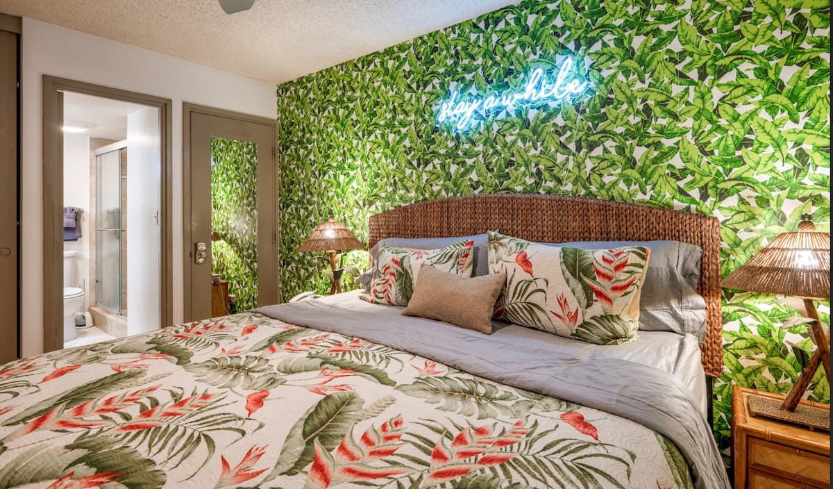 Condo in Kihei · ★4.93 · 1 bedroom · 3 beds · 2 private baths - Photo 4