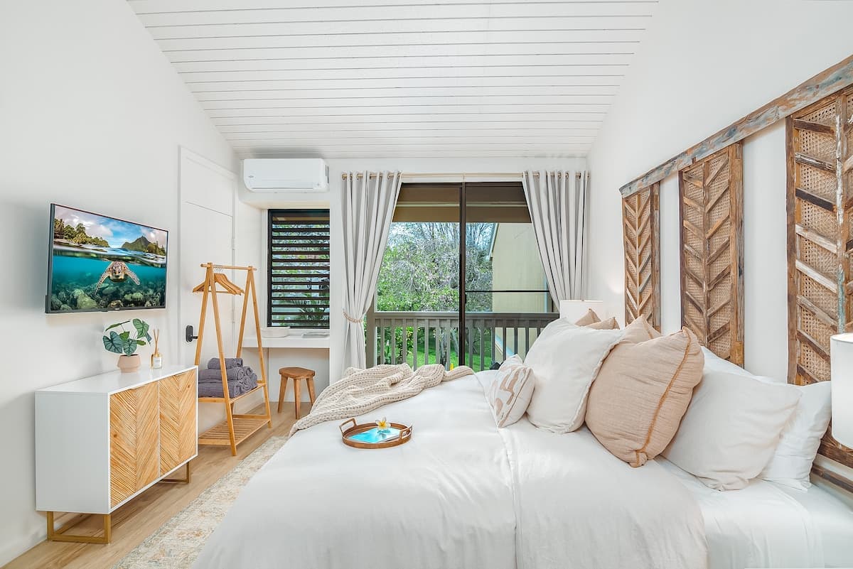 Condo in Kahuku · ★4.94 · 2 bedrooms · 3 beds · 2 private baths - Photo 1