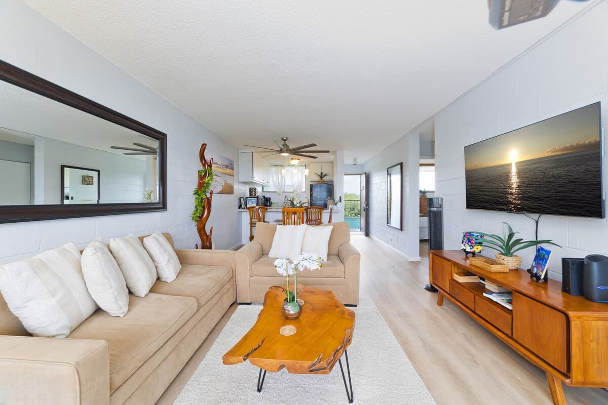 Condo in Hilo · ★4.67 · 2 bedrooms · 4 beds · 1 private bath - Photo 4