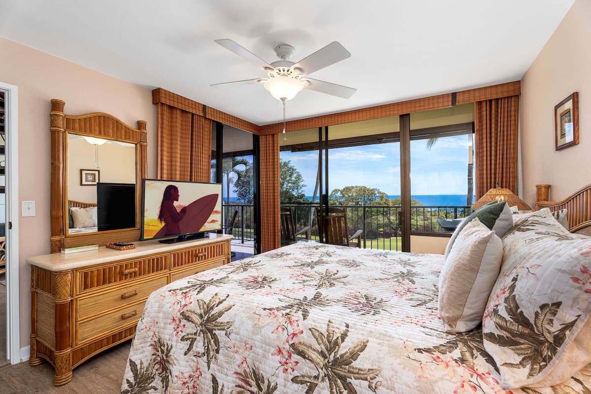 Condo in Kailua-Kona · ★4.97 · 3 bedrooms · 4 beds · 2 baths - Photo 3
