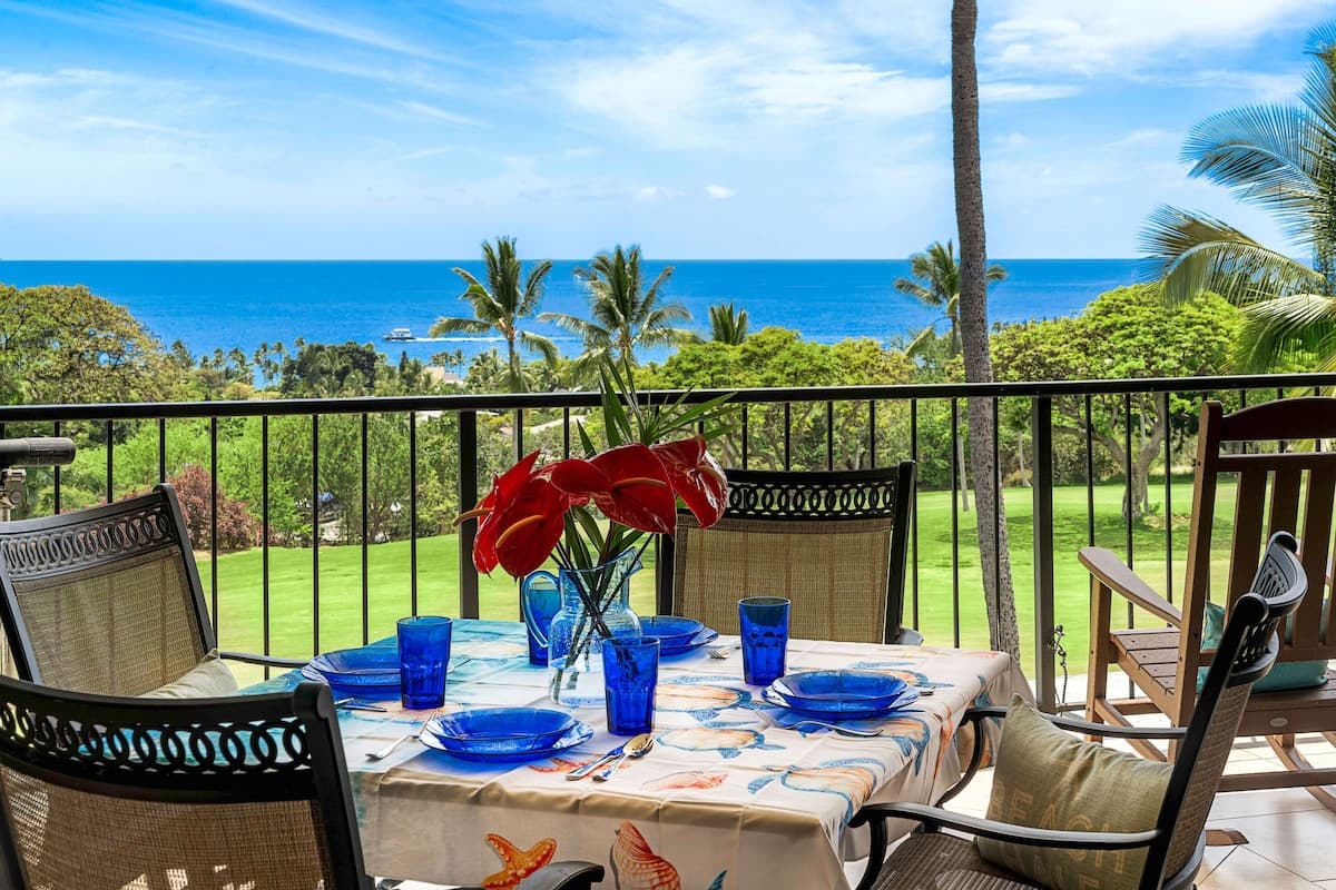 Condo in Kailua-Kona · ★4.97 · 3 bedrooms · 4 beds · 2 baths - Photo 1