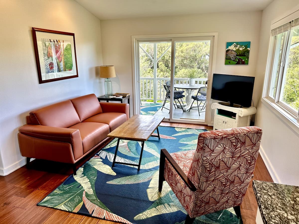 Home in Haiku-Pauwela · ★4.98 · 2 bedrooms · 2 beds · 1 bath - Photo 5