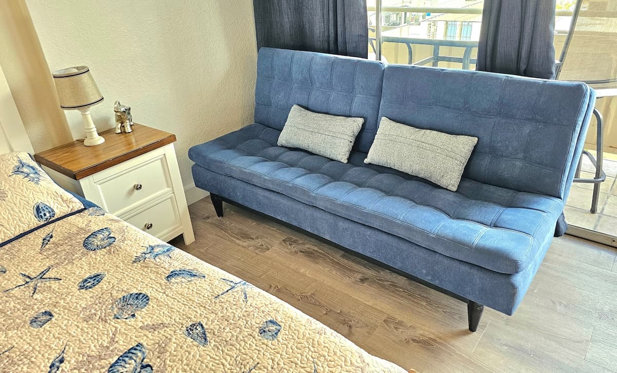 Condo in Honolulu · ★4.77 · 1 bedroom · 1 bed · 1 private bath - Photo 1