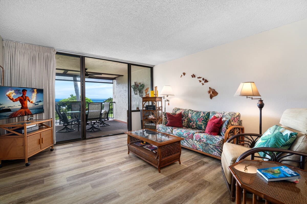 Condo in Kailua-Kona · ★4.92 · 2 bedrooms · 2 shared baths - Photo 2