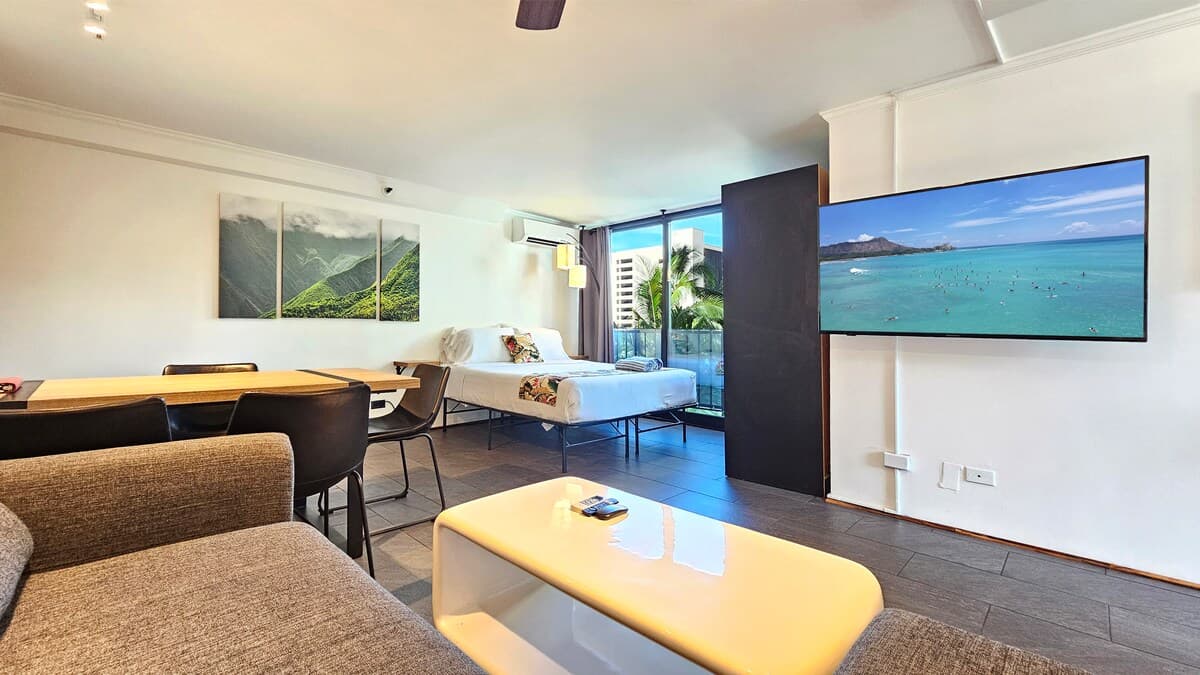 BMB 610 – Modern Boutique Near Waikīkī Beach - Photo 2