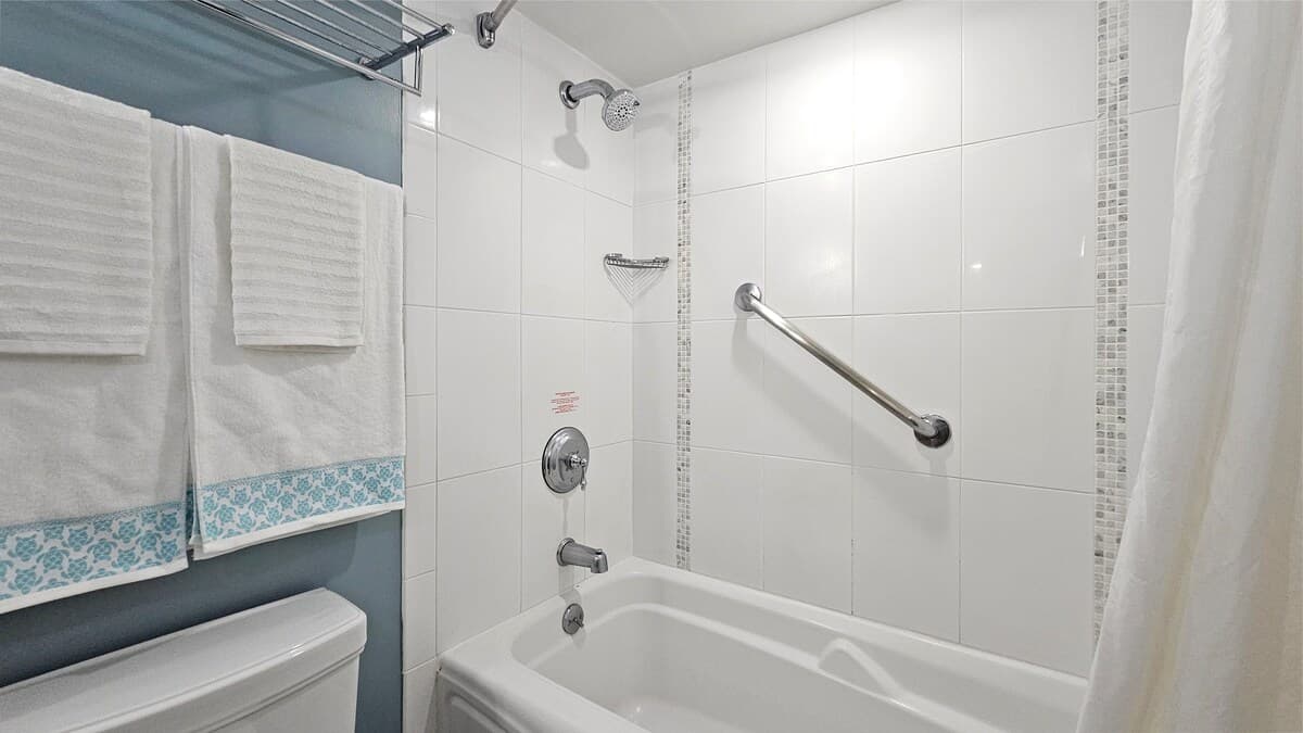 Hotel in Honolulu · ★4.88 · 1 bedroom · 1 bed · 1 private bath - Photo 4