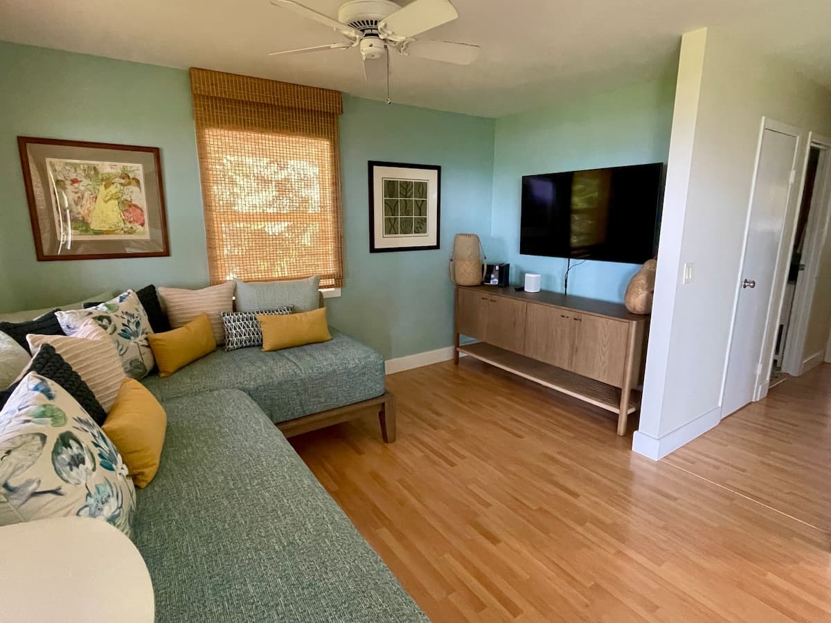 Home in Waimea · ★5.0 · 3 bedrooms · 6 beds · 3 baths - Photo 4