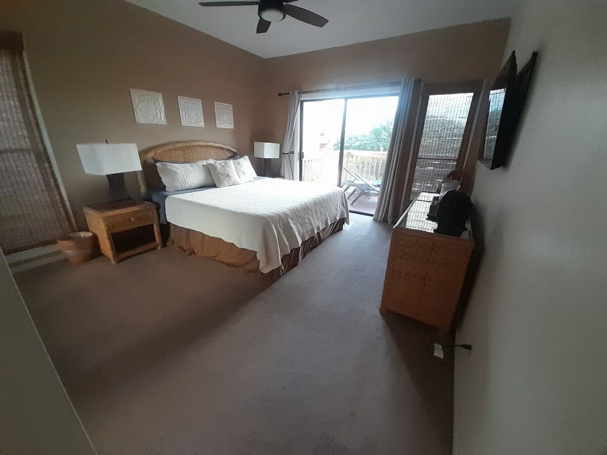 Townhouse in Koloa · ★5.0 · 2 bedrooms · 2 beds · 2 shared baths - Photo 4
