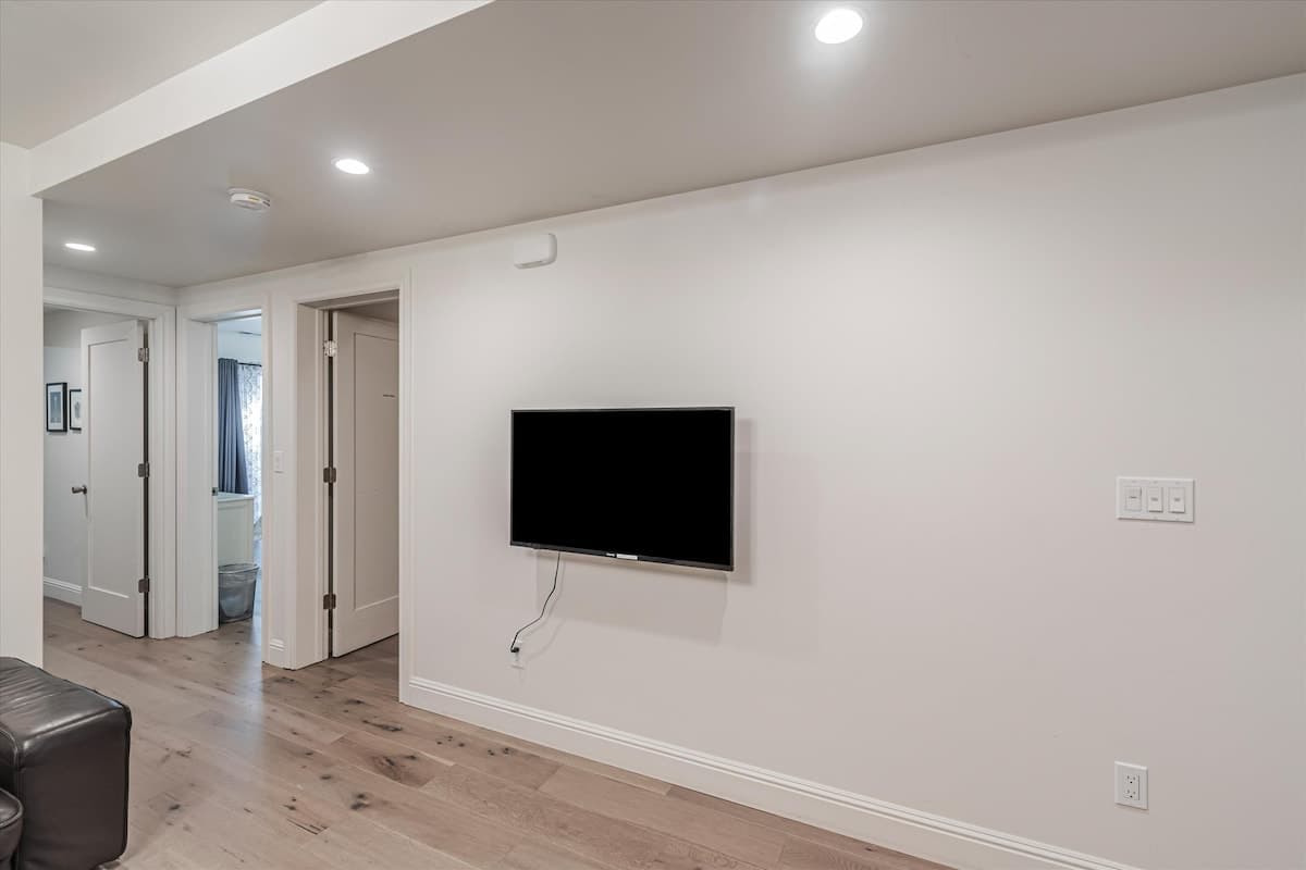 Sunset District Ground Floor w/ Private Entrance - Photo 2