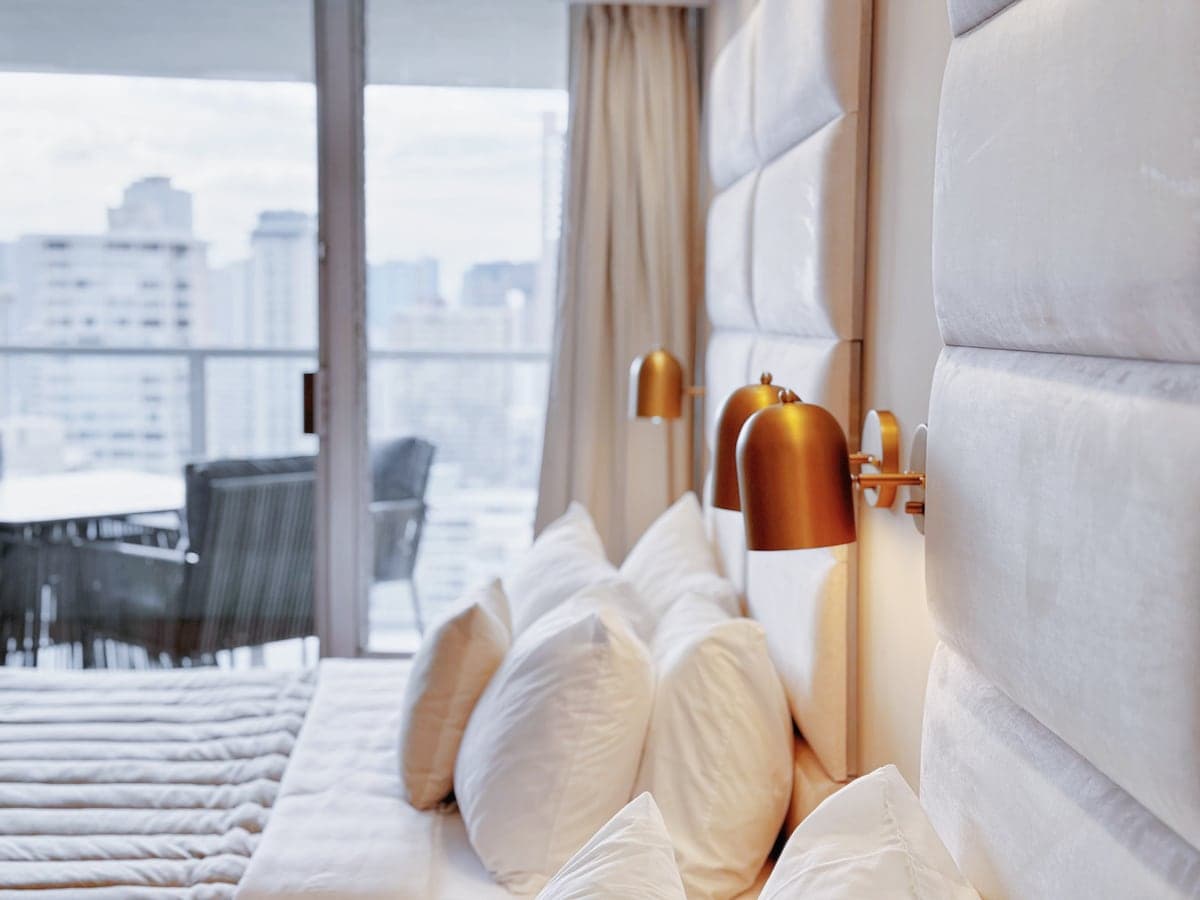 28F-Upscale Chic Studio-Waikiki-Ocean&Canal View - Photo 2