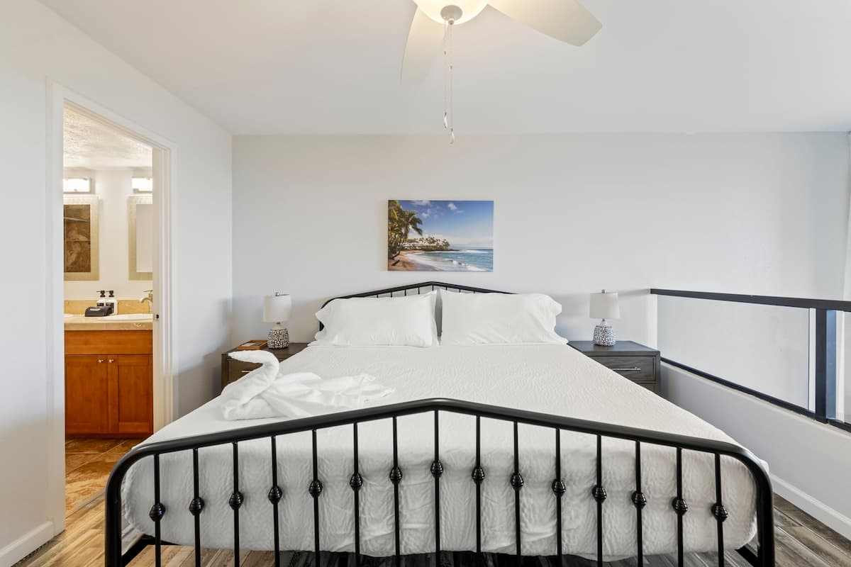 Condo in Lahaina · ★4.96 · 2 bedrooms · 2 beds · 2 private baths - Photo 2