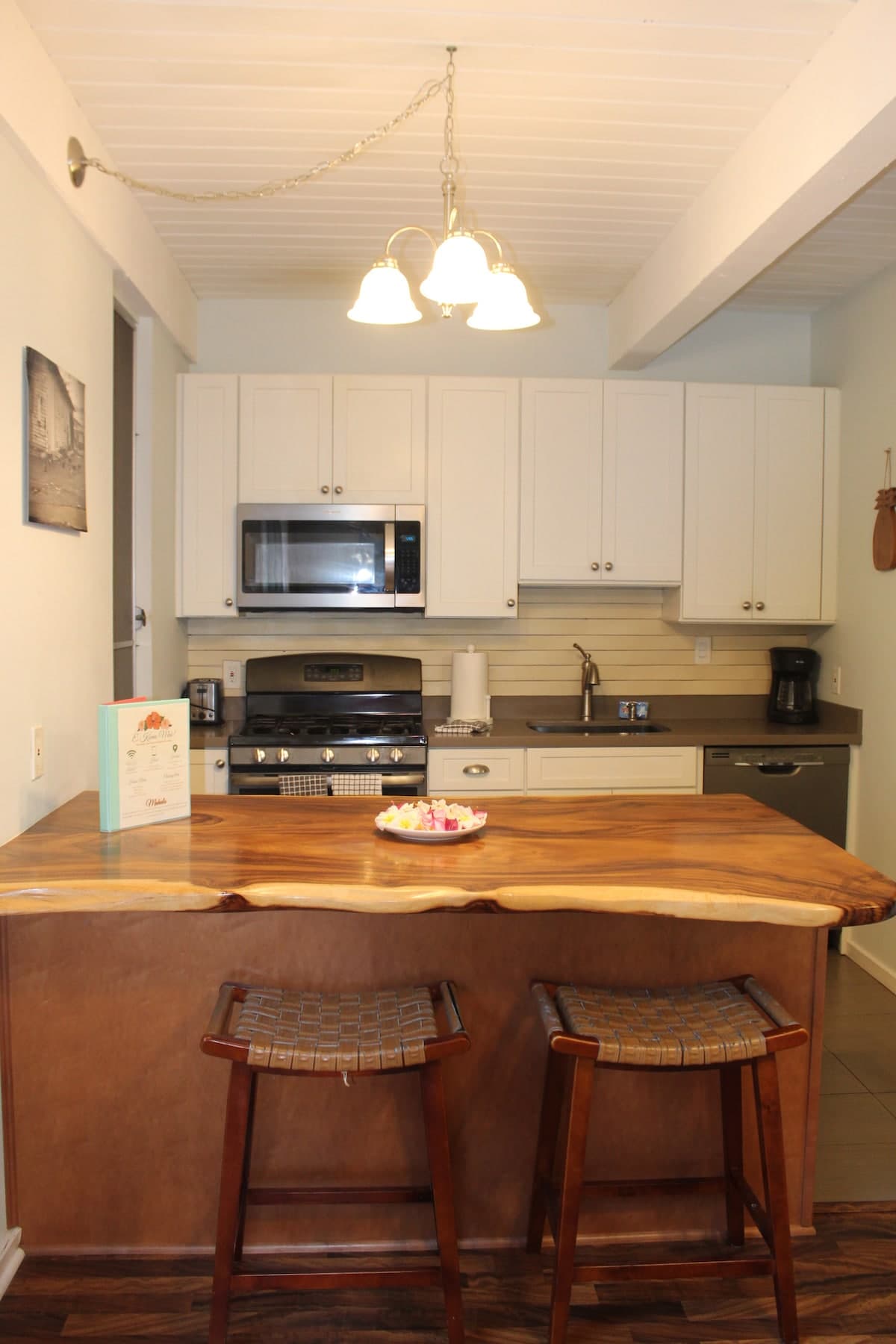Condo in Kailua-Kona · ★4.84 · 1 bedroom · 2 beds · 1 private bath - Photo 5