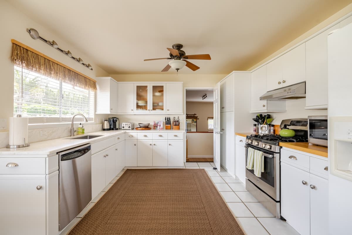 Home in Waimea · ★5.0 · 3 bedrooms · 4 beds · 2 baths - Photo 3