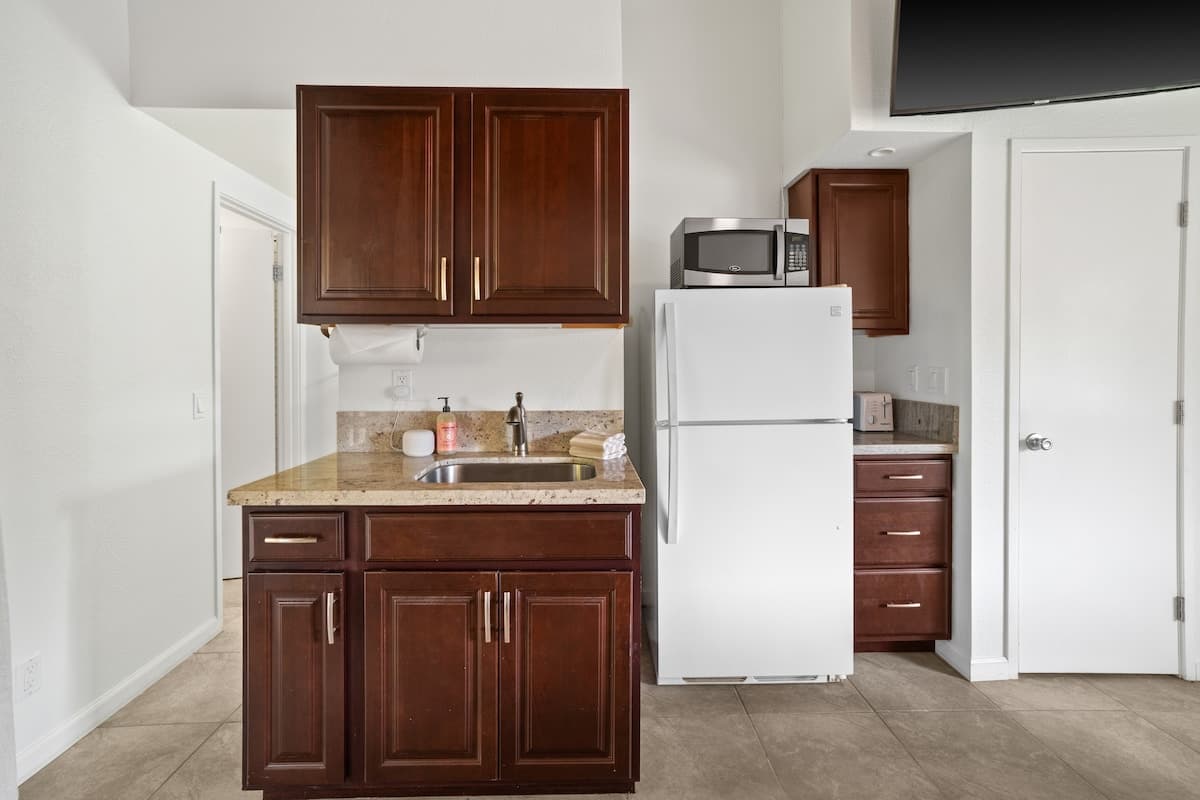 Condo in Princeville · ★4.93 · Studio · 1 bed · 1 private bath - Photo 5