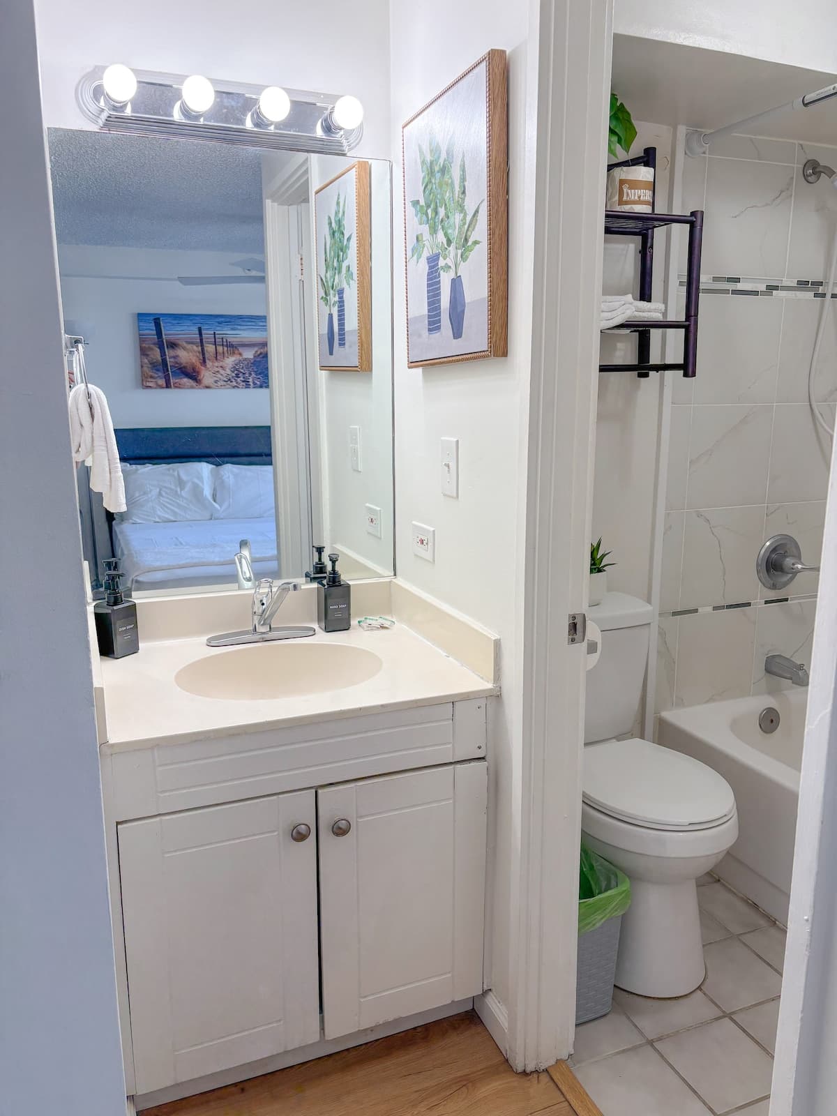 Condo in Honolulu · ★4.68 · Studio · 2 beds · 1 private bath - Photo 4