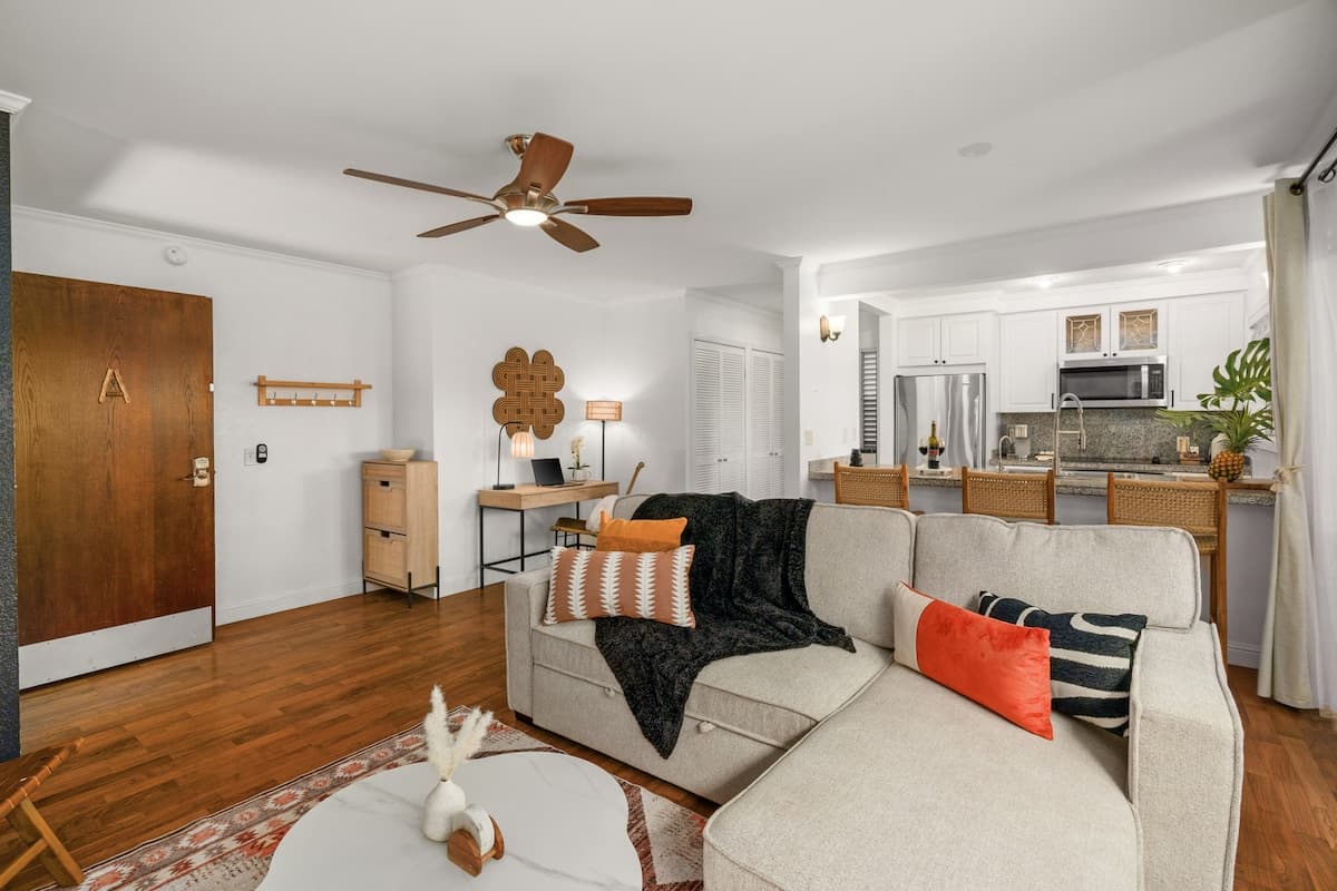 Condo in Princeville · ★4.96 · 1 bedroom · 2 beds · 1 private bath - Photo 4