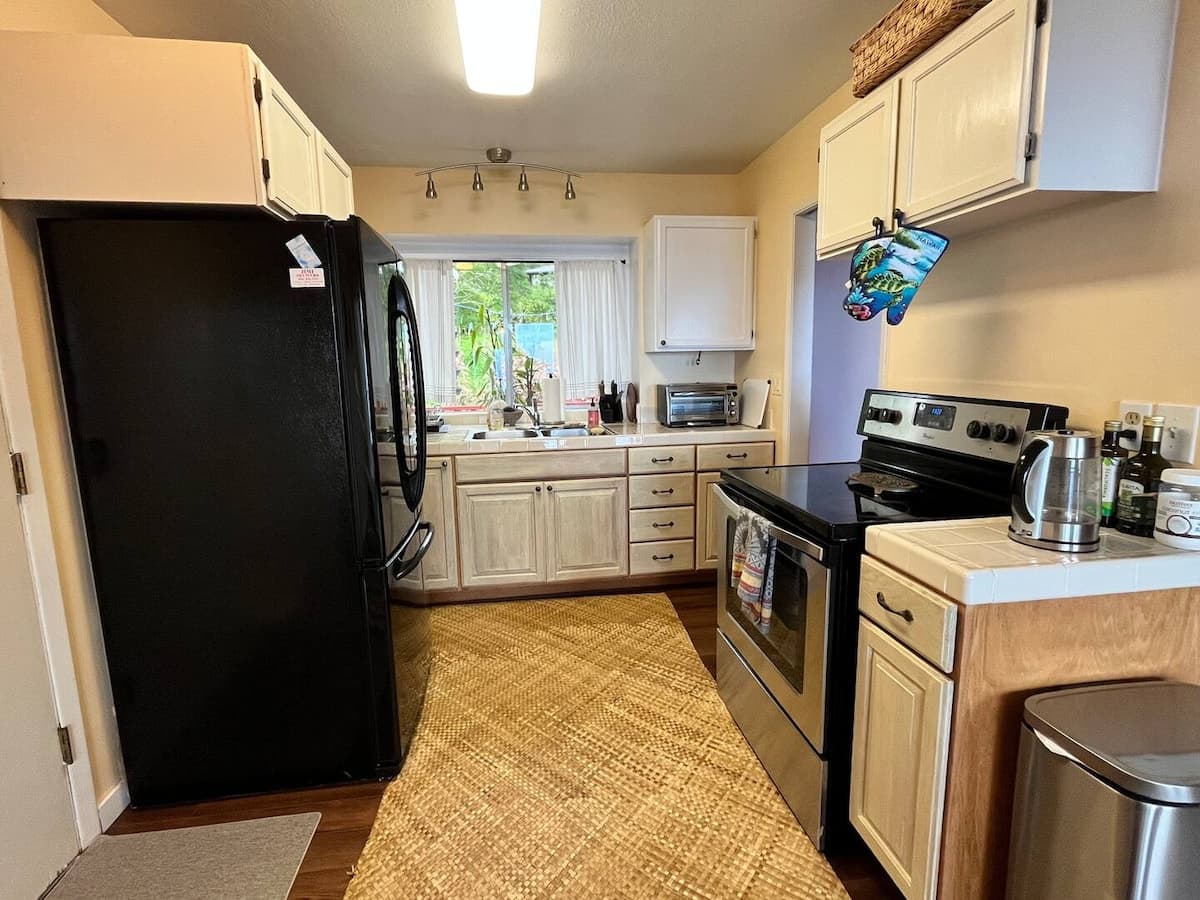 Home in Captain Cook · ★4.92 · 3 bedrooms · 3 beds · 1 private bath - Photo 5