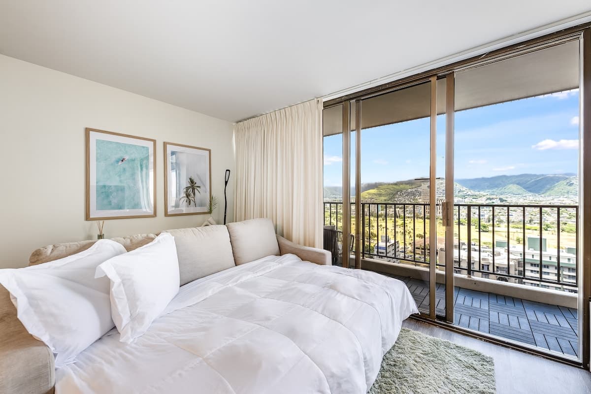 Waikiki Banyan: Green Palms Room 1BR/ Free Parking - Photo 2