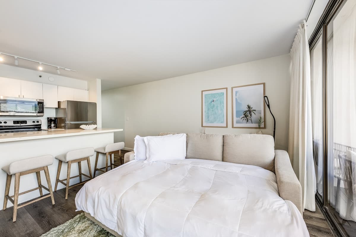 Waikiki Banyan: Green Palms Room 1BR/ Free Parking - Photo 3