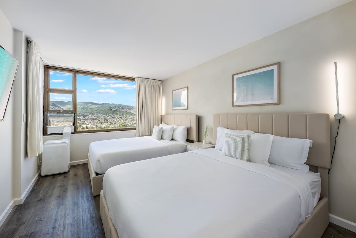 Waikiki Banyan: Green Palms Room 1BR/ Free Parking - Photo 1