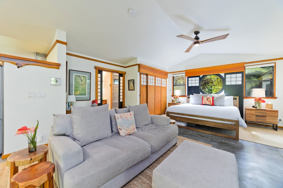 Volcano Tea House Cottage-SpaBath-HotTub-FirePlace - Photo 4