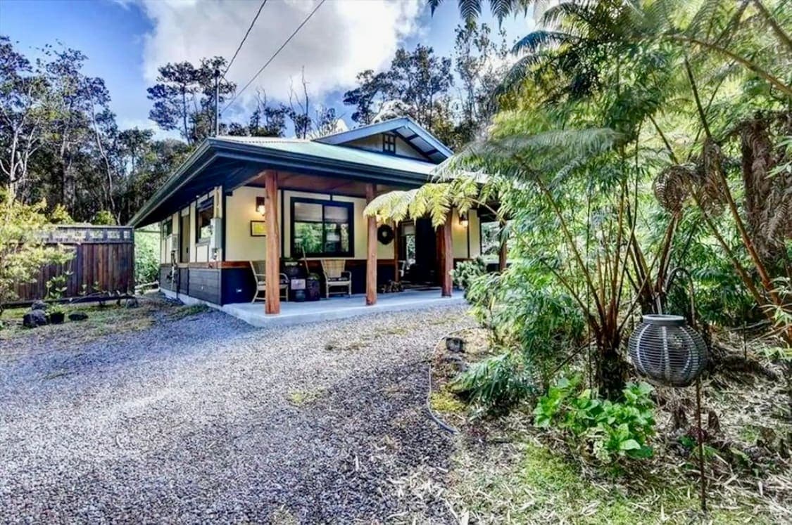 Volcano Tea House Cottage-SpaBath-HotTub-FirePlace - Photo 1