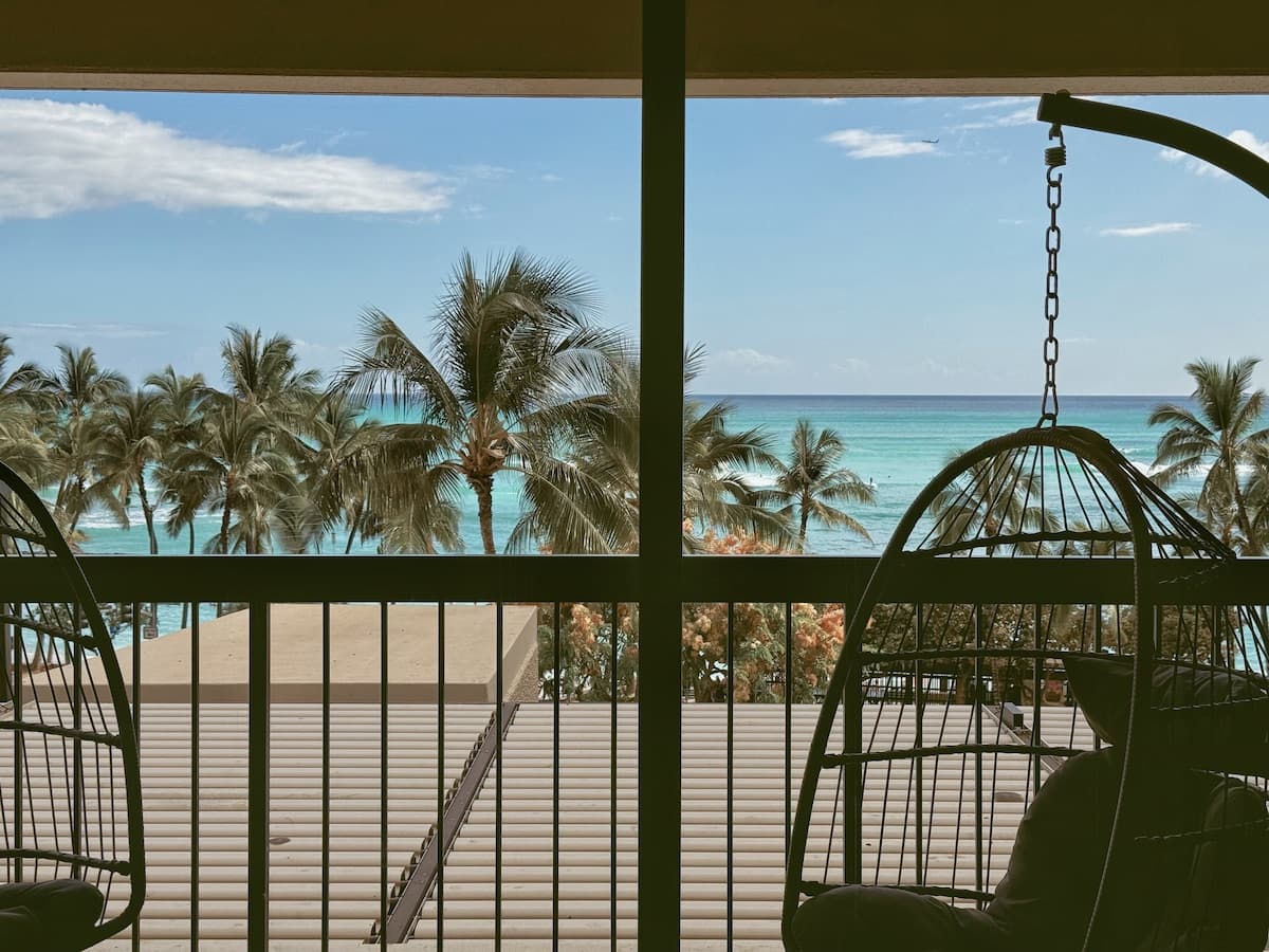 Waikiki Luxury Oceanfront 2BR/2BTH w/ Parking~ - Photo 5
