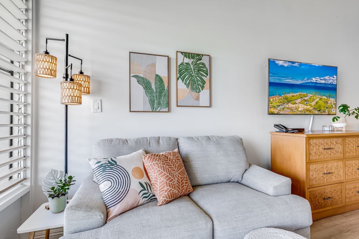 Condo in Lahaina · ★4.98 · Studio · 1 bed · 1 bath - Photo 4