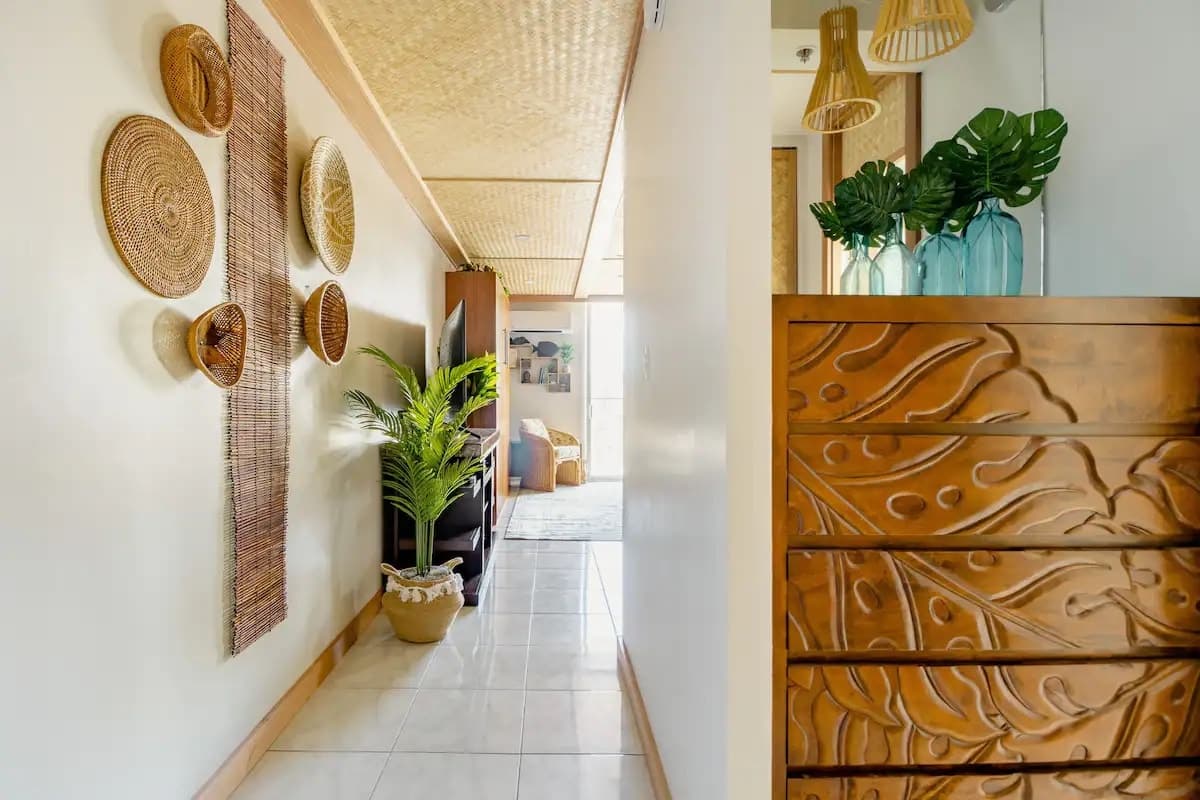 Uncle Richard's Waikiki Beach Studio w/Parking - Photo 1