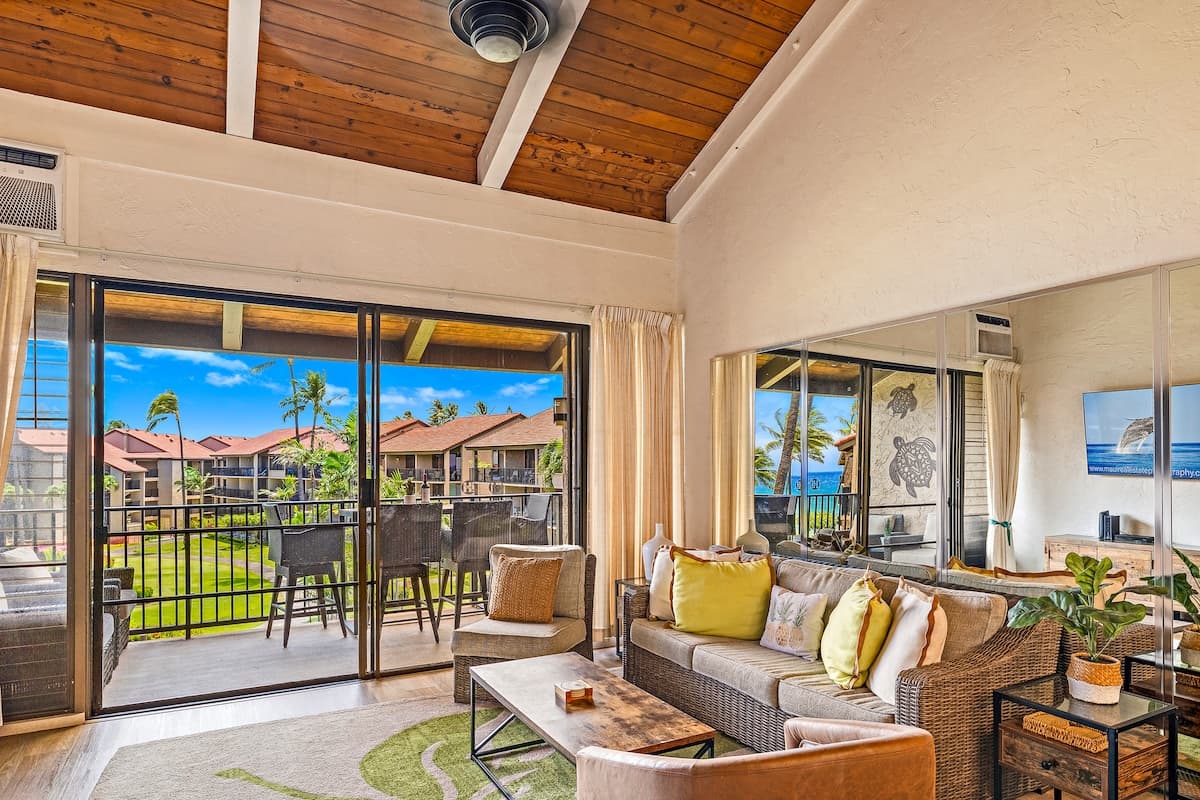 Condo in Lahaina · ★4.73 · 3 bedrooms · 4 beds · 3 baths - Photo 2