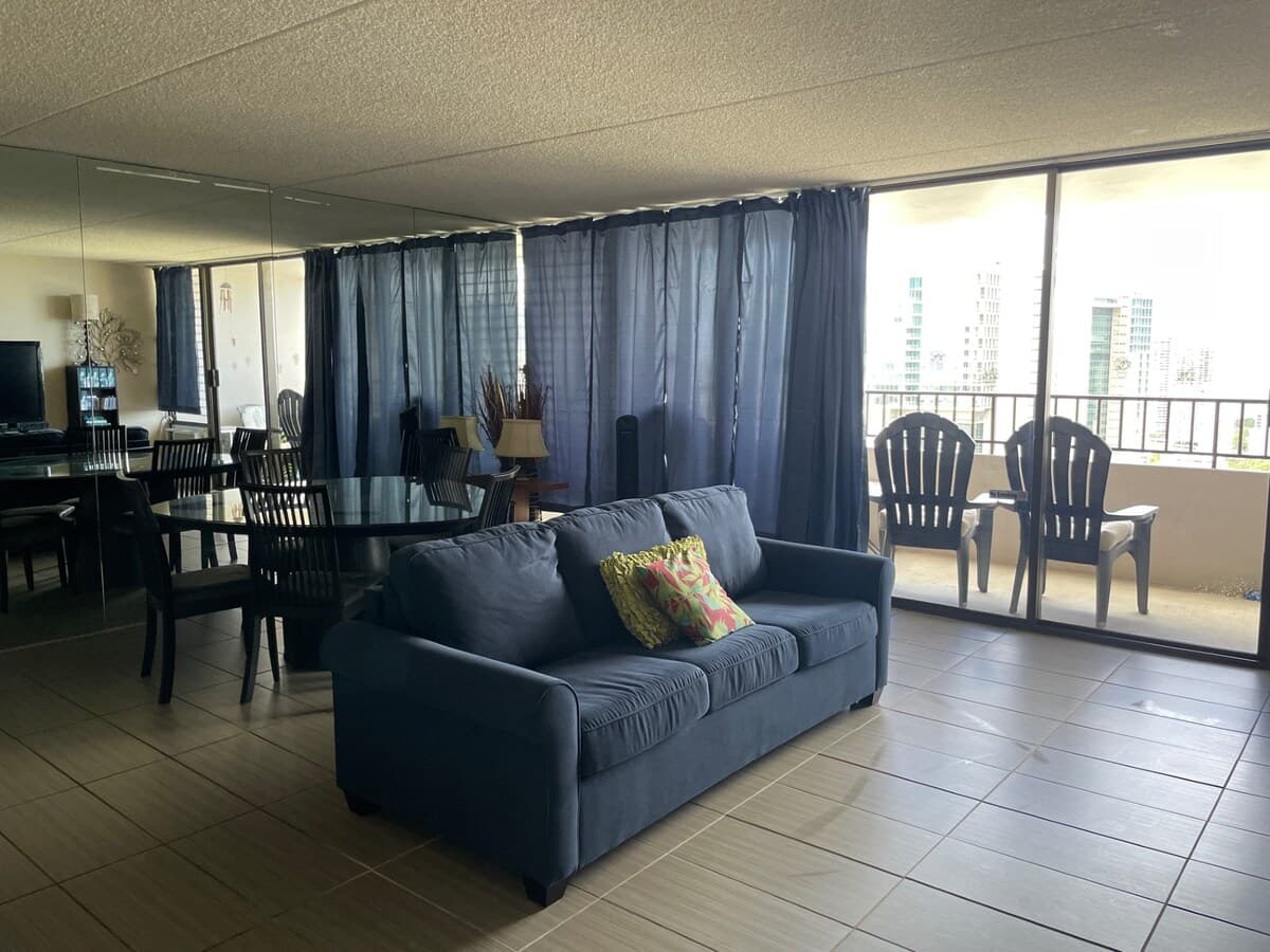 Waikiki District - Penthouse! - Photo 4
