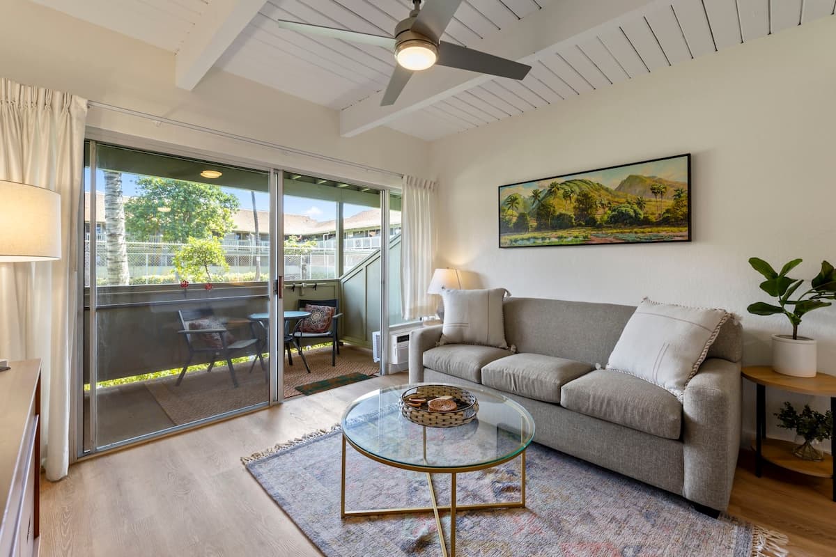 Condo in Kihei · ★4.75 · Studio · 2 beds · 1 private bath - Photo 2