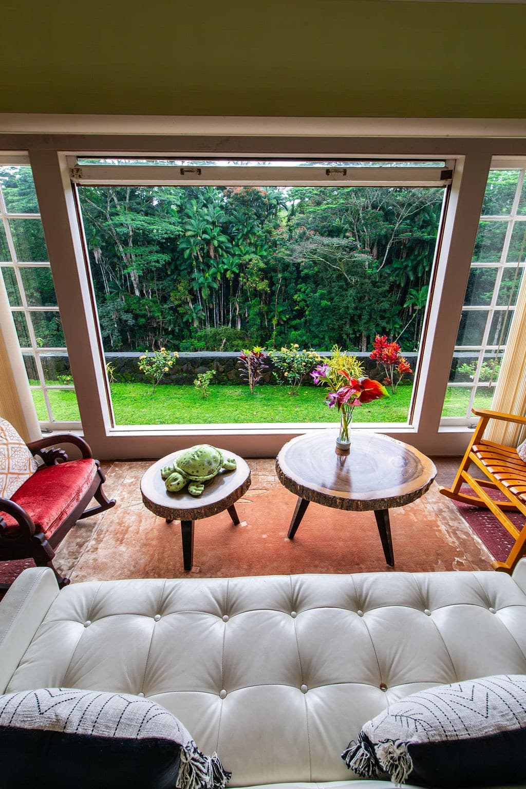 Home in Hilo · ★4.73 · 4 bedrooms · 4 beds · 6.5 private baths - Photo 2