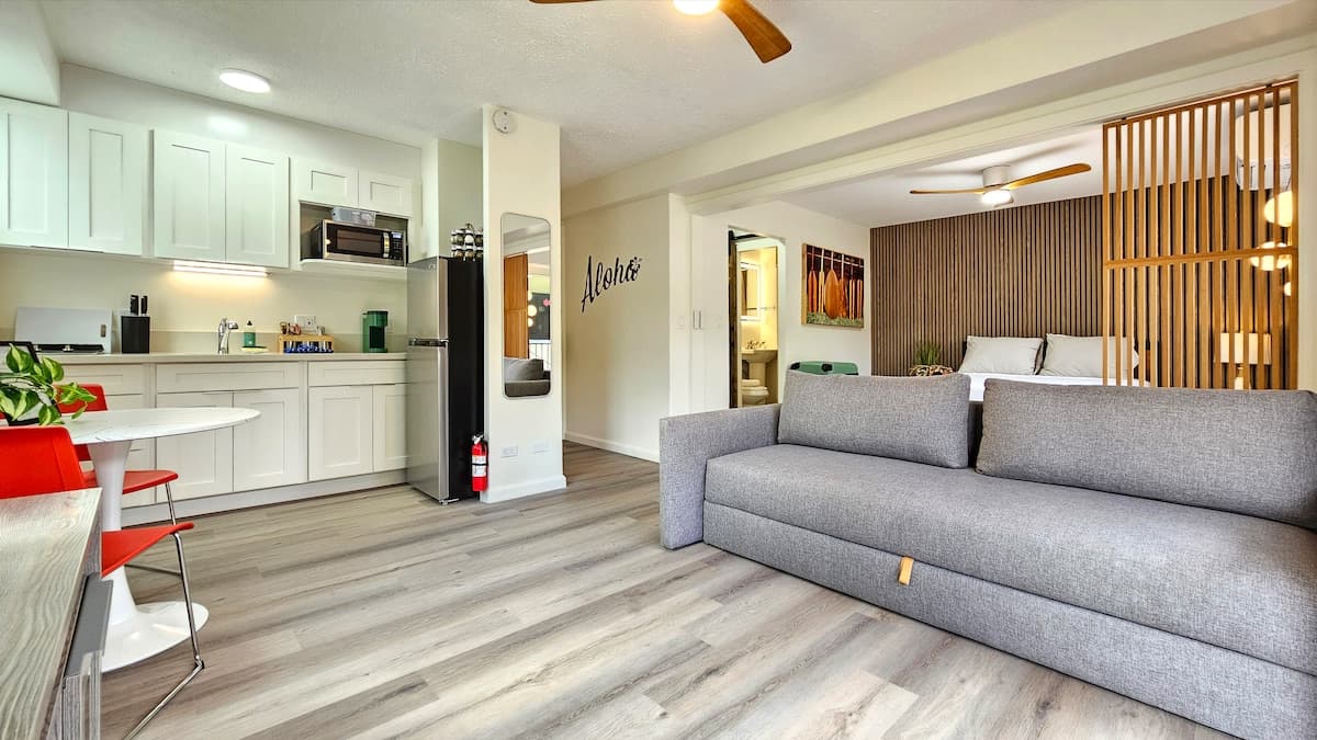 2412 PE St 305 Queen Bed, Futon, Kitchen Lanai - Photo 3
