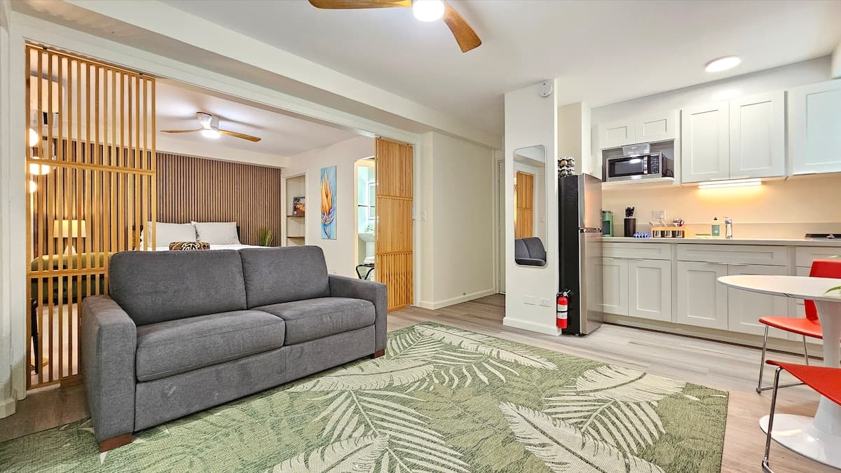 2412 PE St 306 Large Floorplan with Full Kitchen - Photo 4