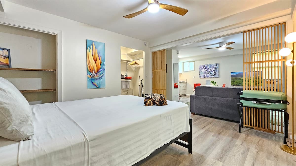 2412 PE St 306 Large Floorplan with Full Kitchen - Photo 1