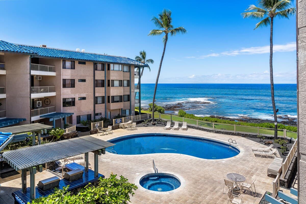 Exceptional Kona Reef Condo: Full AC & Oceanfront - Photo 3