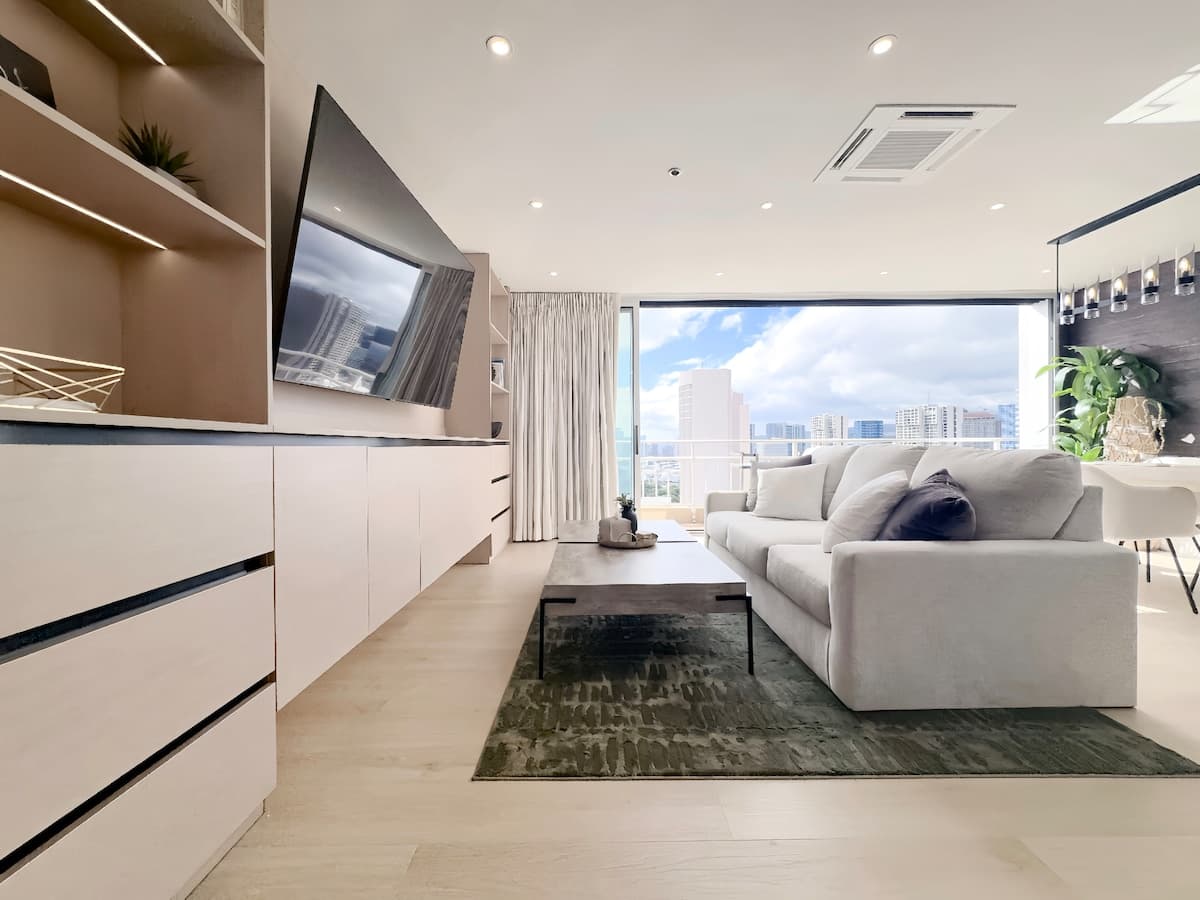 Ilikai Penthouse-Luxury Oceanview 2BR/2BTH/Parking - Photo 5