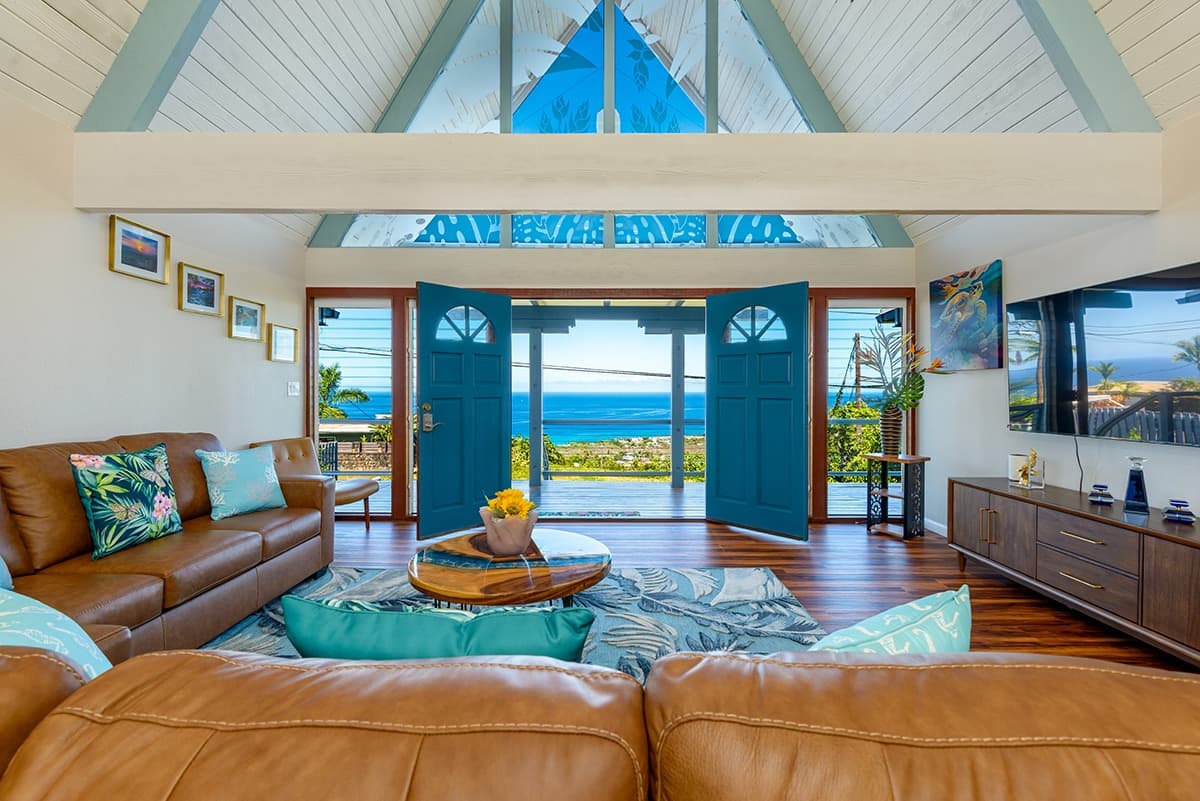 Home in Kailua-Kona · ★5.0 · 5 bedrooms · 7 beds · 4 baths - Photo 3