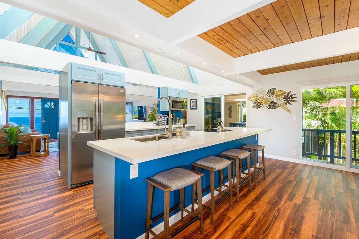Home in Kailua-Kona · ★5.0 · 5 bedrooms · 7 beds · 4 baths - Photo 5