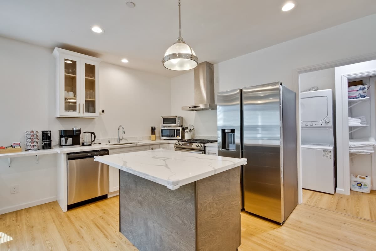 Newly-Remodeled Guesthouse Near Downtown San Mateo - Photo 3