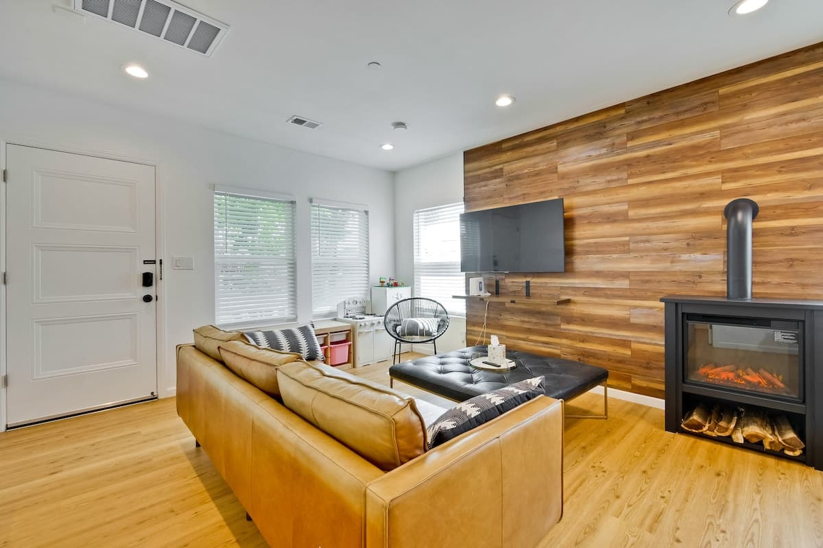Newly-Remodeled Guesthouse Near Downtown San Mateo - Photo 2