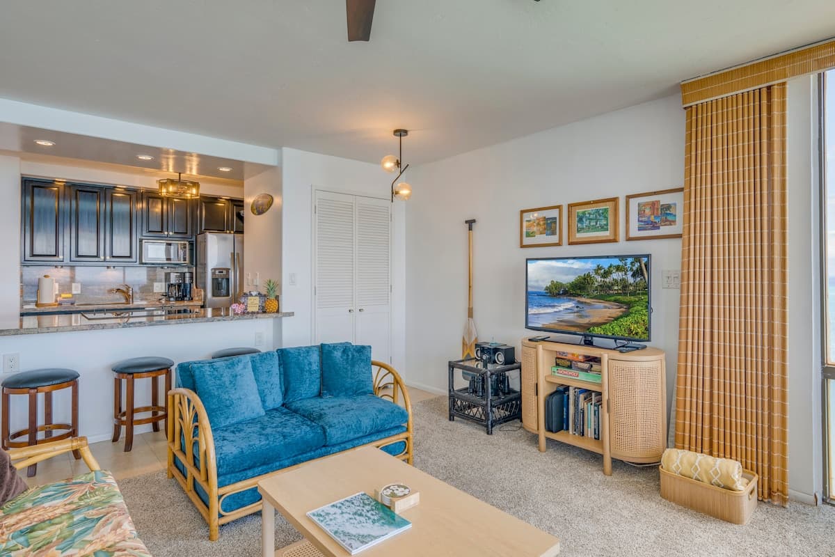 1BR 1BA Corner Condo with Unbelievable Ocean Views - Photo 3