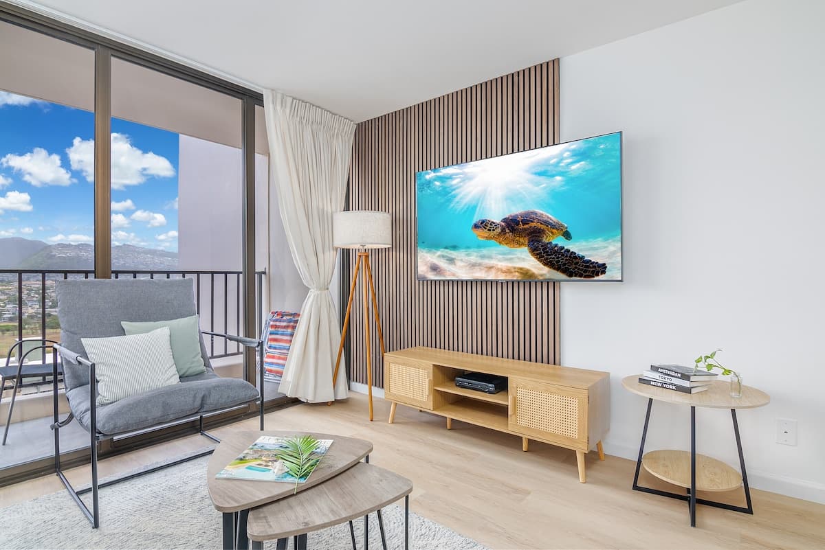 Condo in Honolulu · ★4.86 · 1 bedroom · 2 beds · 1 private bath - Photo 2