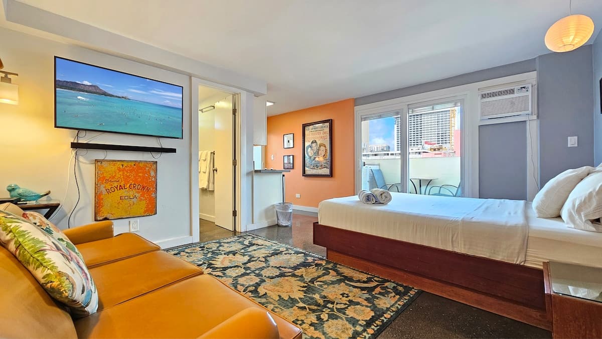 Paradise 2 Blocks to Beach by Aloha-Waikiki 7 - Photo 2