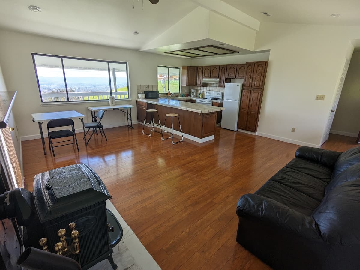 Peaceful Duplex with Private Entrance, Fireplace - Photo 4